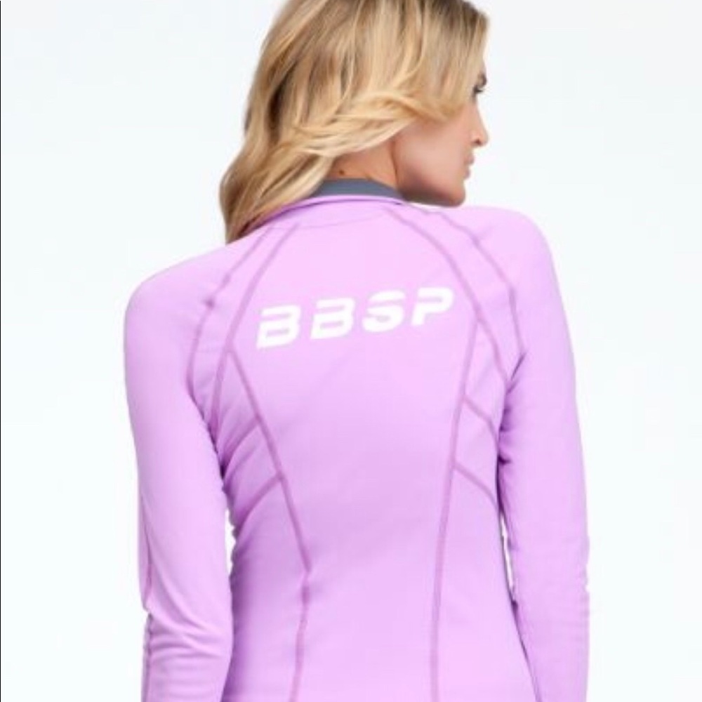 Looking !! Bebe sport crocus color